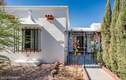 250 W Esperanza Boulevard, Green Valley, AZ 85614