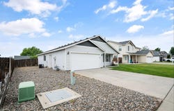 4608 John Deere Dr, Pasco, WA 99301