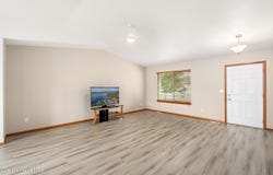 1033 E Warm Springs Ave, Post Falls, ID 83854