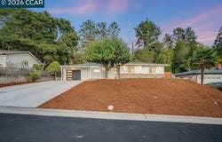8 Ramona Dr, Orinda, CA 94563