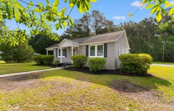 305 S Magnolia Ave., Andrews, SC 29510