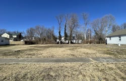 1221 E JACKSON Street, Mexico, MO 65265