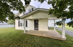 460 Lawrenceburg Loop, Bloomfield, KY 40008