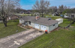 1905 W Boston Avenue, Jay, OK 74346