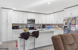 32 RUSTLEAF LN, LEVITTOWN, PA 19055