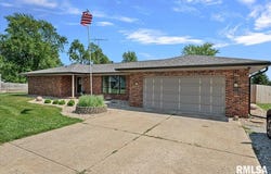 115 W CENTER Street, Loami, IL 62661