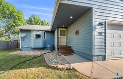 200 W Holly St, Tea, SD 57064