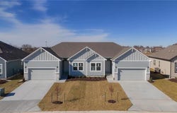 1212 SE Windbreak Drive, Lee's Summit, MO 64081