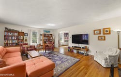 8 Clydesdale Dr, Pittsfield, MA 01201
