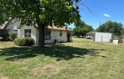 300 McKinney Street, Farmersville, TX 75442