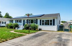 43 Deerfield Drive, Warwick, RI 02886