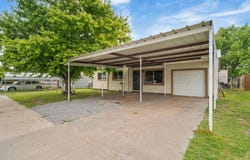 1220 E Darby Avenue, Pampa, TX 79065