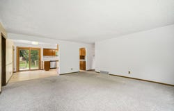 7450 S Quincy Ave, Oak Creek, WI 53154