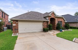 1112 Wentwood Drive, Corinth, TX 76210