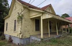703 Holt Street W, Mebane, NC 27302
