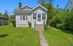 4505 W 7th St, Duluth, MN 55807
