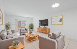 9952 SW 88th St, Miami, FL 33176