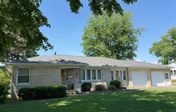 706 Montgomery Circle, Carmi, IL 62821