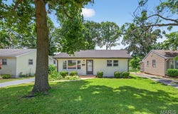 340 Hillcrest Boulevard, Ballwin, MO 63021