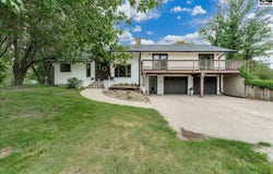 714 S Willison Rd, Hutchinson, KS 67501