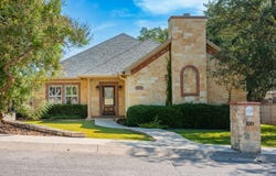 100 E St Andrews Loop, Kerrville, TX 78028