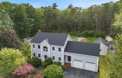 12 Summit Terrace, Falmouth, ME 04105