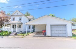 31 Reynshanhurst Street, Carbondale, PA 18407