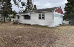 512 Memorial Dr, Buhl, MN 55713