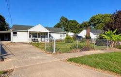 7313 Betsy Ross Dr, Louisville, KY 40272