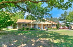 319 S MAIN Street, McLoud, OK 74851