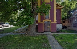 830 W 6TH Street, Davenport, IA 52802-3429