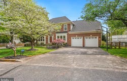 10 LEATHERLEAF COURT, GAITHERSBURG, MD 20878