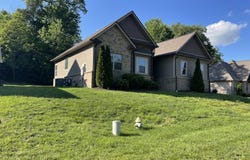 103 Crossroads Blvd, Oak Ridge, TN 37830