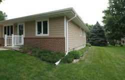 1328 1st Ave SE, Sioux Center, IA 51250