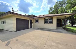 509 S Pierce Avenue, Mason City, IA 50401