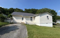 310 Southeast Nottingham Avenue, Wise, VA 24293