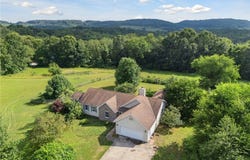 10850 Lampe Lane NE, Magnolia, OH 44643
