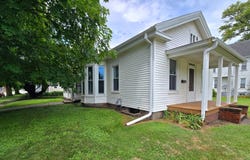 402 N 1st Street, Monmouth, IL 61462