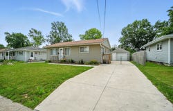 831 Jerlynn Avenue, Des Moines, IA 50313
