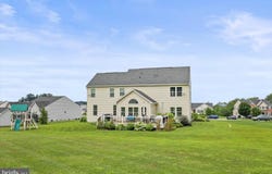 32 KAITLYN DRIVE, HANOVER, PA 17331