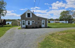 2353 Main Road, Tiverton, RI 02878