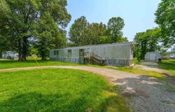 249 E 2nd St, Calhoun, KY 42327