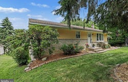 12 BARE AVENUE, READING, PA 19607