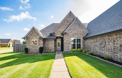 200 HEDGE ROSE Blvd, Somerville, TN 38068