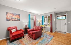 215 E HEREFORD St, Gladstone, OR 97027