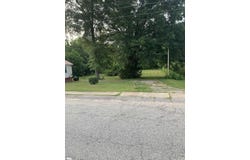 E Hampton Street, Laurens, SC 29360