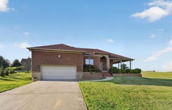 1735 Sterling Valley Dr, Owensboro, KY 42303
