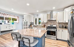 345 E Clay Ave, Roselle Park Boro, NJ 07204-2161