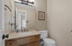 15320 W 92nd Place, Lenexa, KS 66219