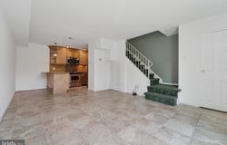 100 E GLENOLDEN AVENUE, GLENOLDEN, PA 19036